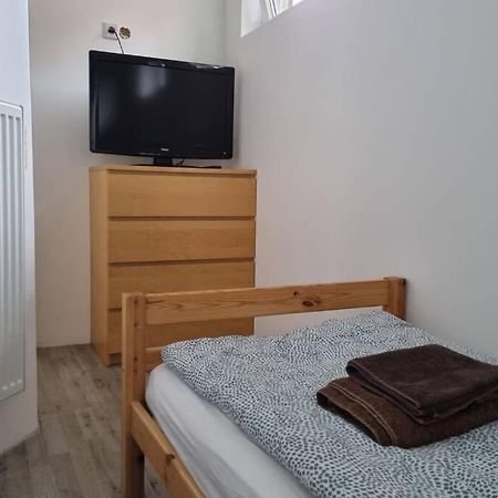 Ferienwohnung/Monteurwohnung Alte Garage Ahnatal Екстер'єр фото