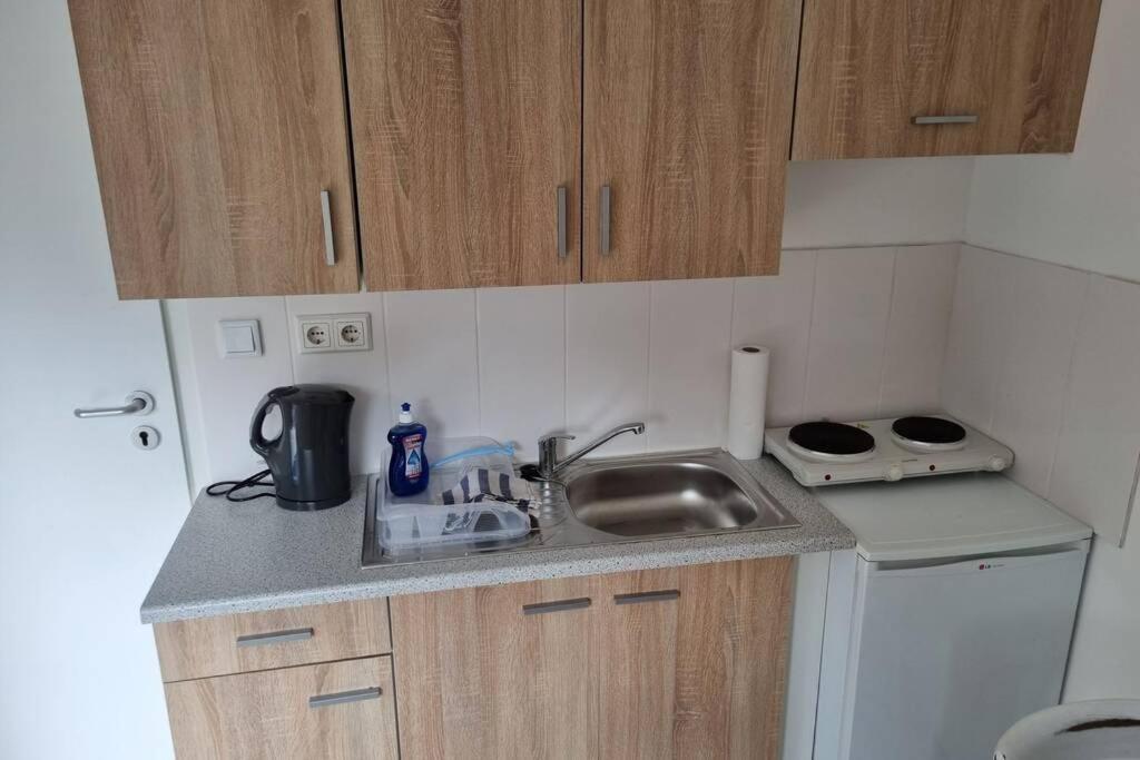Ferienwohnung/Monteurwohnung Alte Garage Ahnatal Екстер'єр фото