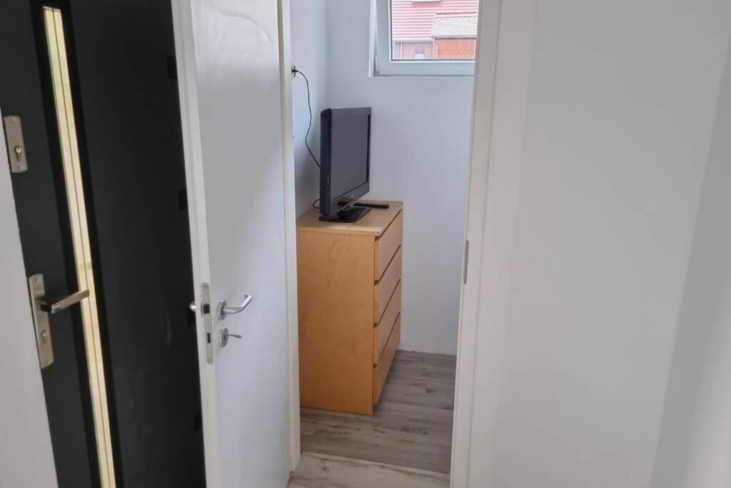 Ferienwohnung/Monteurwohnung Alte Garage Ahnatal Екстер'єр фото