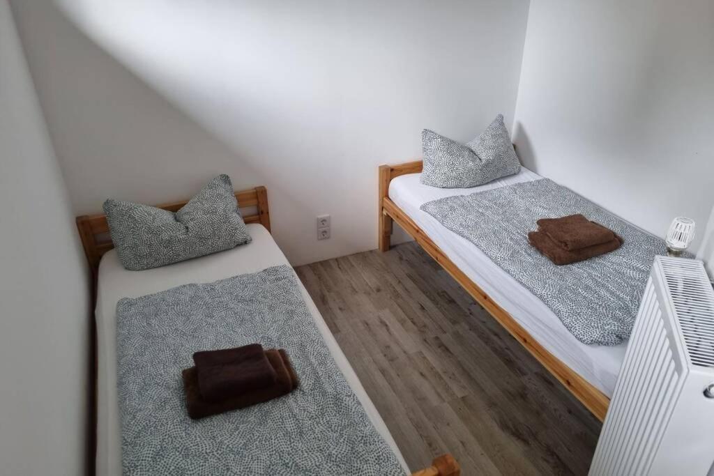 Ferienwohnung/Monteurwohnung Alte Garage Ahnatal Екстер'єр фото